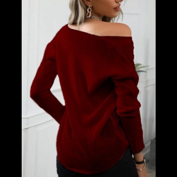 Gorgeous Knitted V-Neck W/ A Braided Design Maroon Sweater - Picture 3 of 3